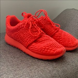 Nike Roshe One - crimson red